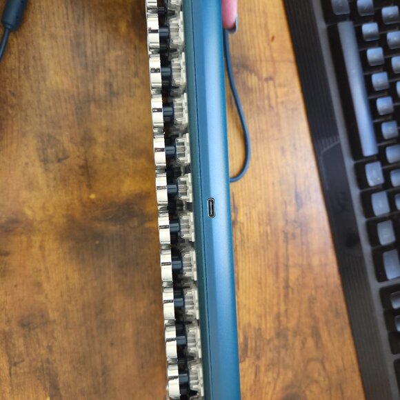 External Keyboard - Picture 5 of 10